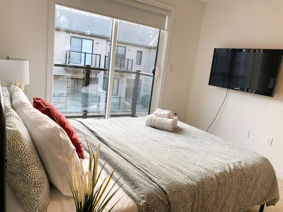 Elegant Rooms In Shared Townhouse Next To Beach Whitby Exterior photo