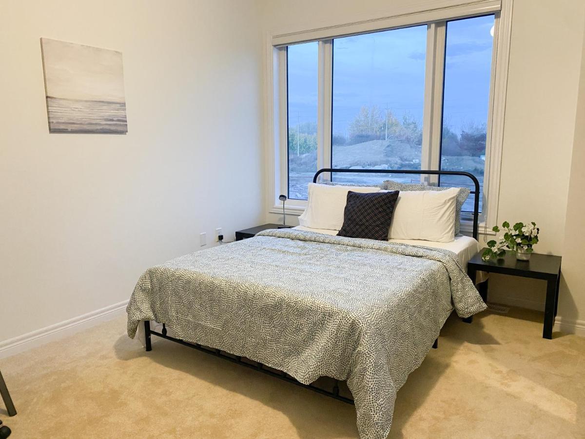 Elegant Rooms In Shared Townhouse Next To Beach Whitby Exterior photo